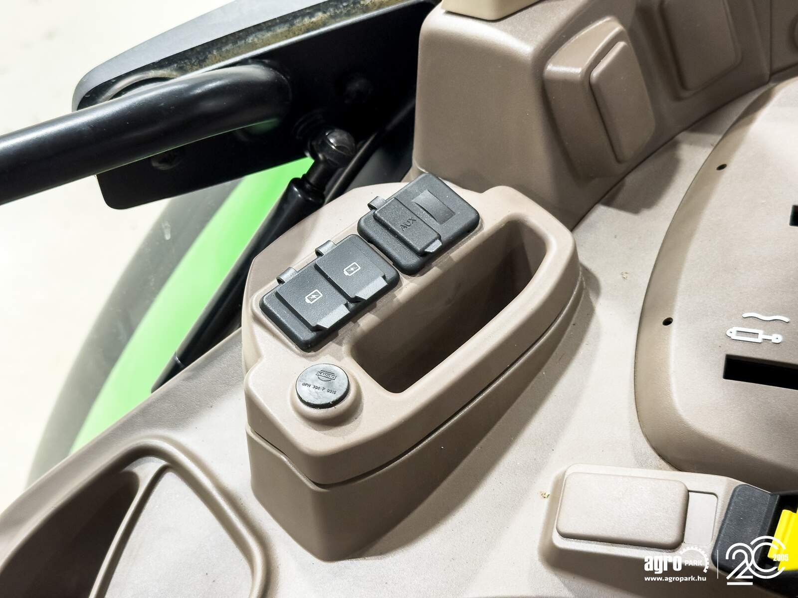 Traktor of the type John Deere 6120M, Gebrauchtmaschine in Csengele (Picture 19)