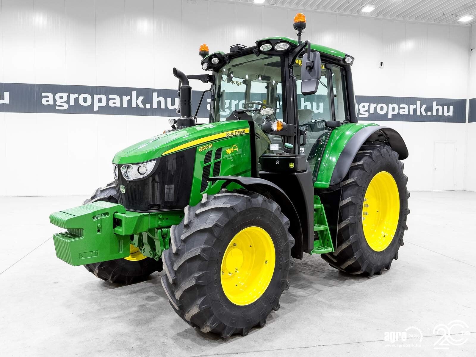 Traktor типа John Deere 6120M, Gebrauchtmaschine в Csengele (Фотография 1)