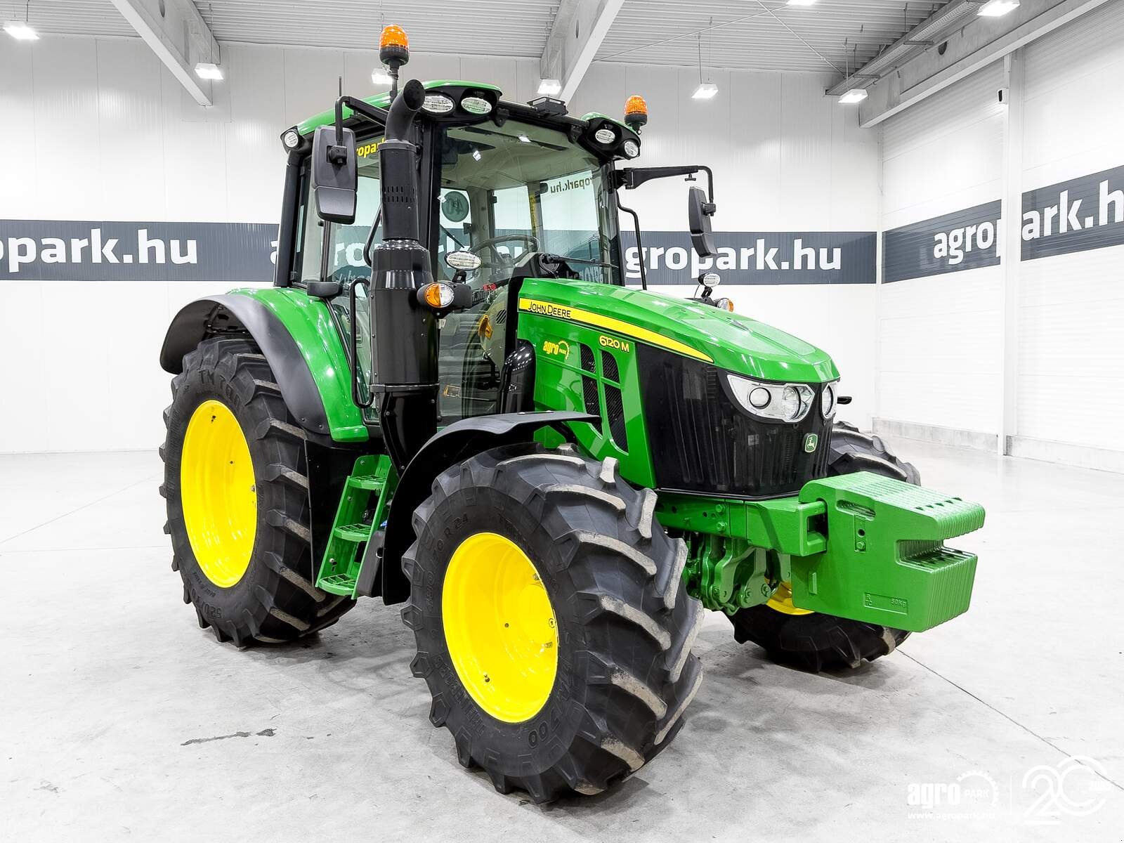 Traktor типа John Deere 6120M, Gebrauchtmaschine в Csengele (Фотография 2)