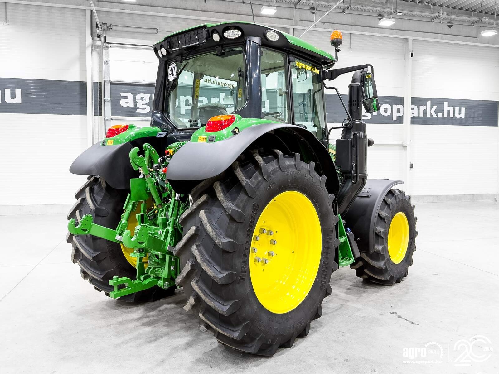 Traktor типа John Deere 6120M, Gebrauchtmaschine в Csengele (Фотография 3)