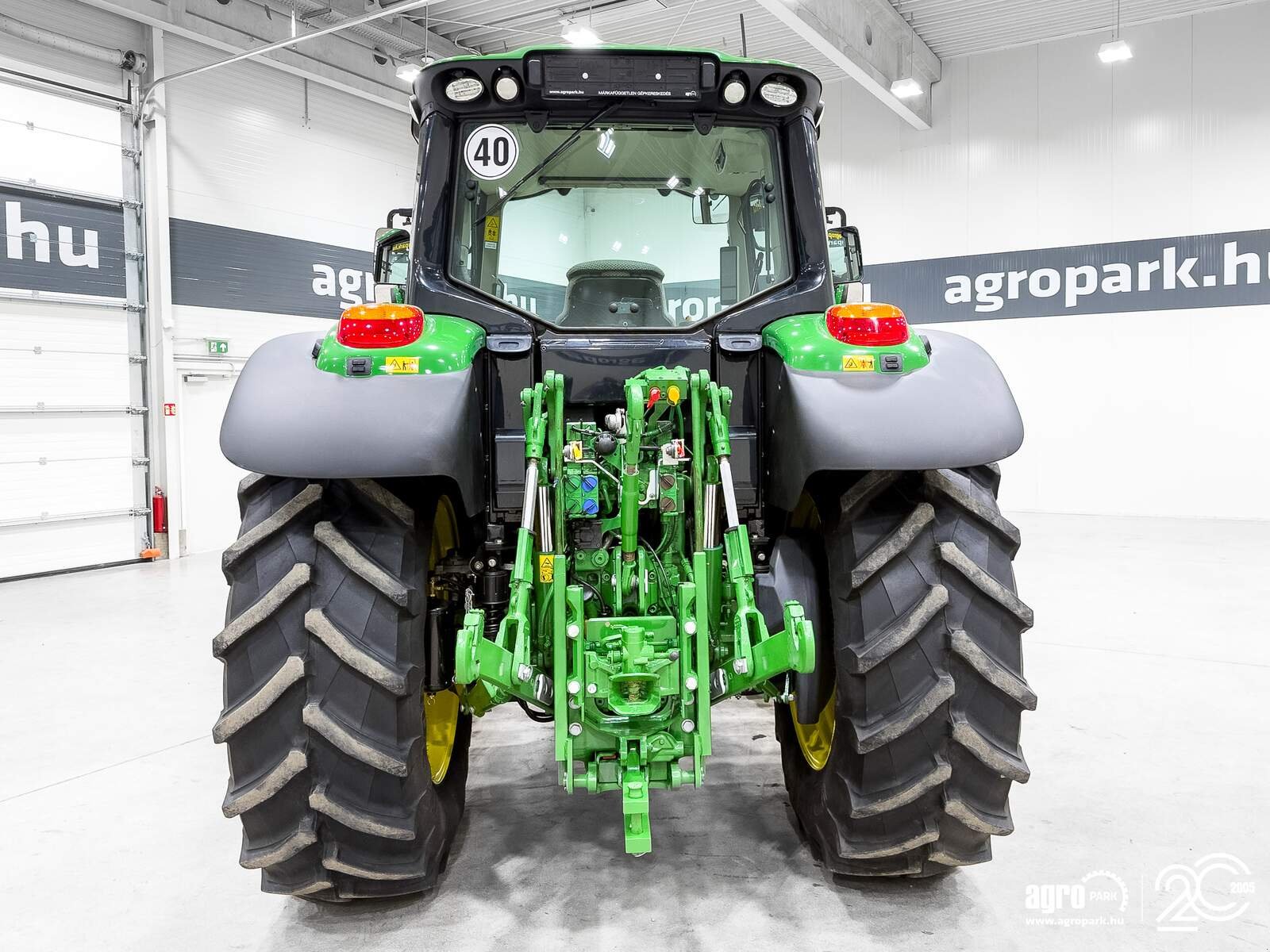 Traktor типа John Deere 6120M, Gebrauchtmaschine в Csengele (Фотография 5)