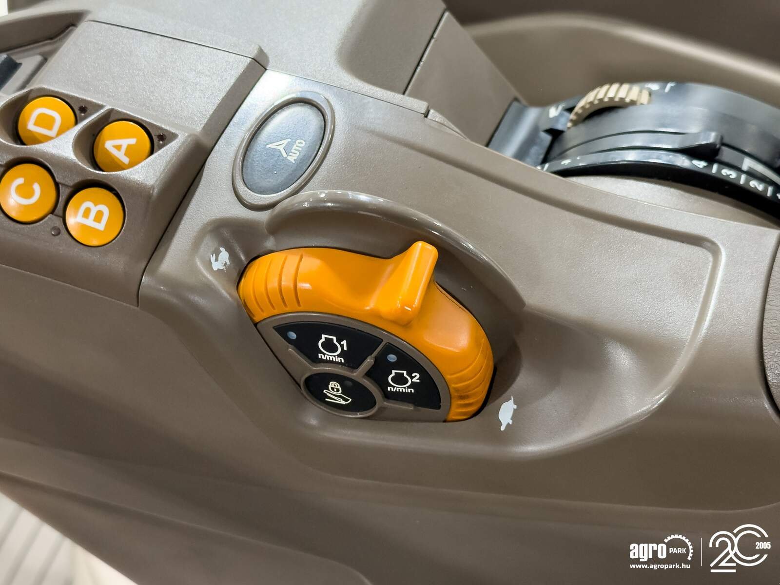 Traktor типа John Deere 6120M, Gebrauchtmaschine в Csengele (Фотография 14)