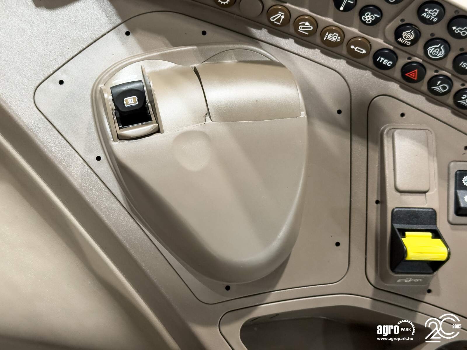 Traktor типа John Deere 6120M, Gebrauchtmaschine в Csengele (Фотография 18)