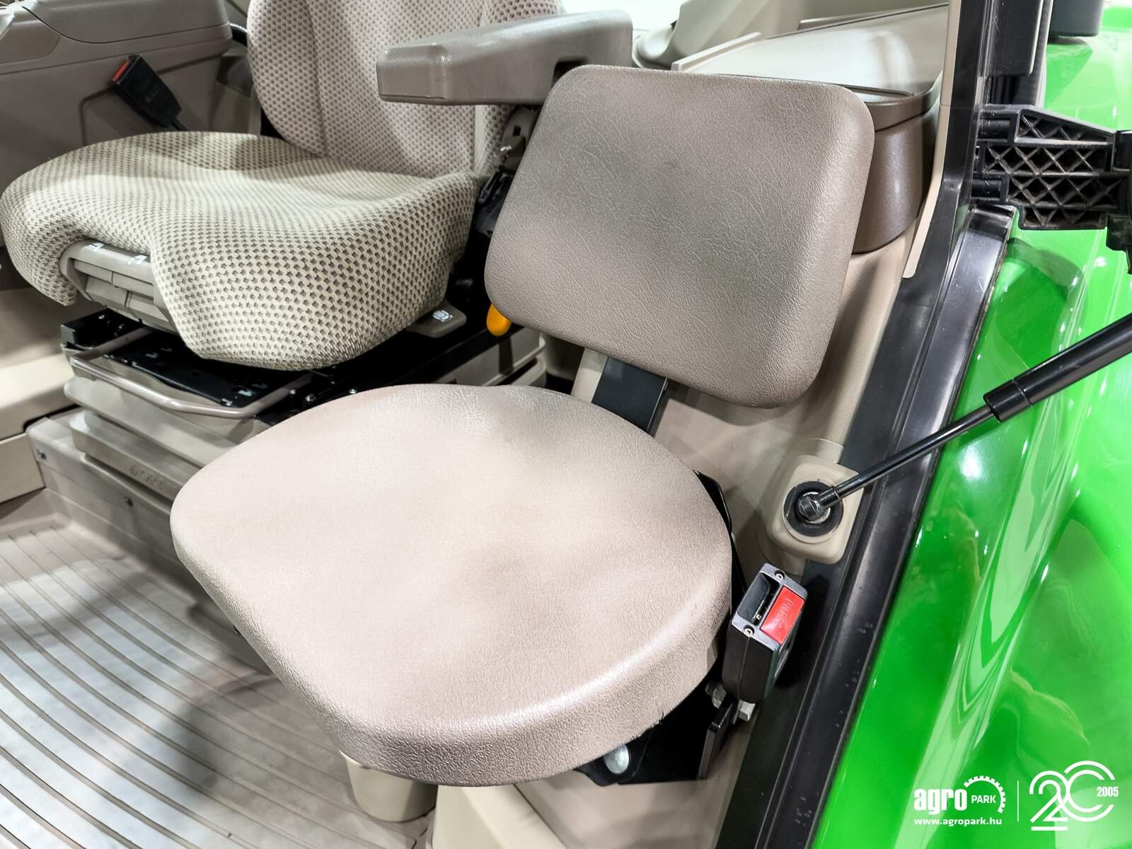 Traktor типа John Deere 6120M, Gebrauchtmaschine в Csengele (Фотография 27)