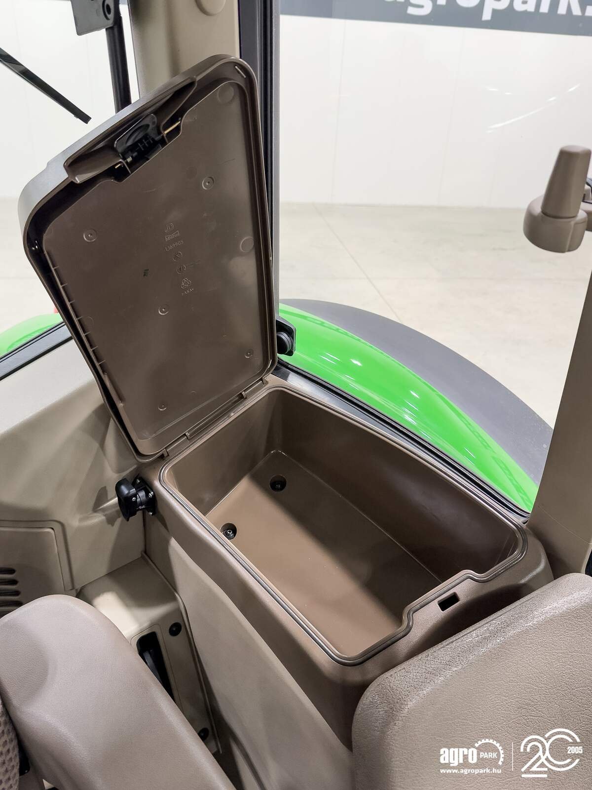 Traktor типа John Deere 6120M, Gebrauchtmaschine в Csengele (Фотография 29)