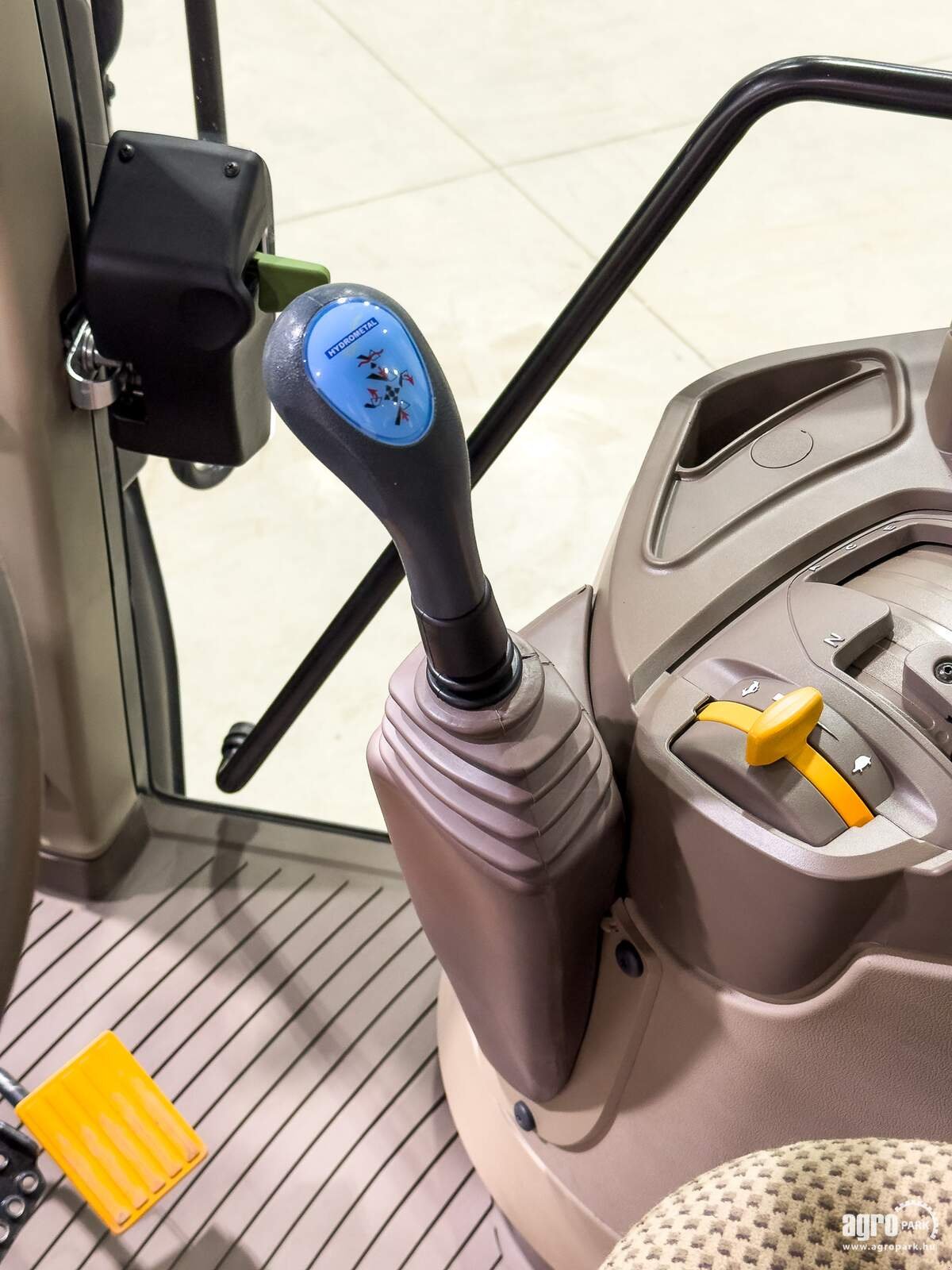 Traktor tip John Deere 6120M, Gebrauchtmaschine in Csengele (Poză 13)