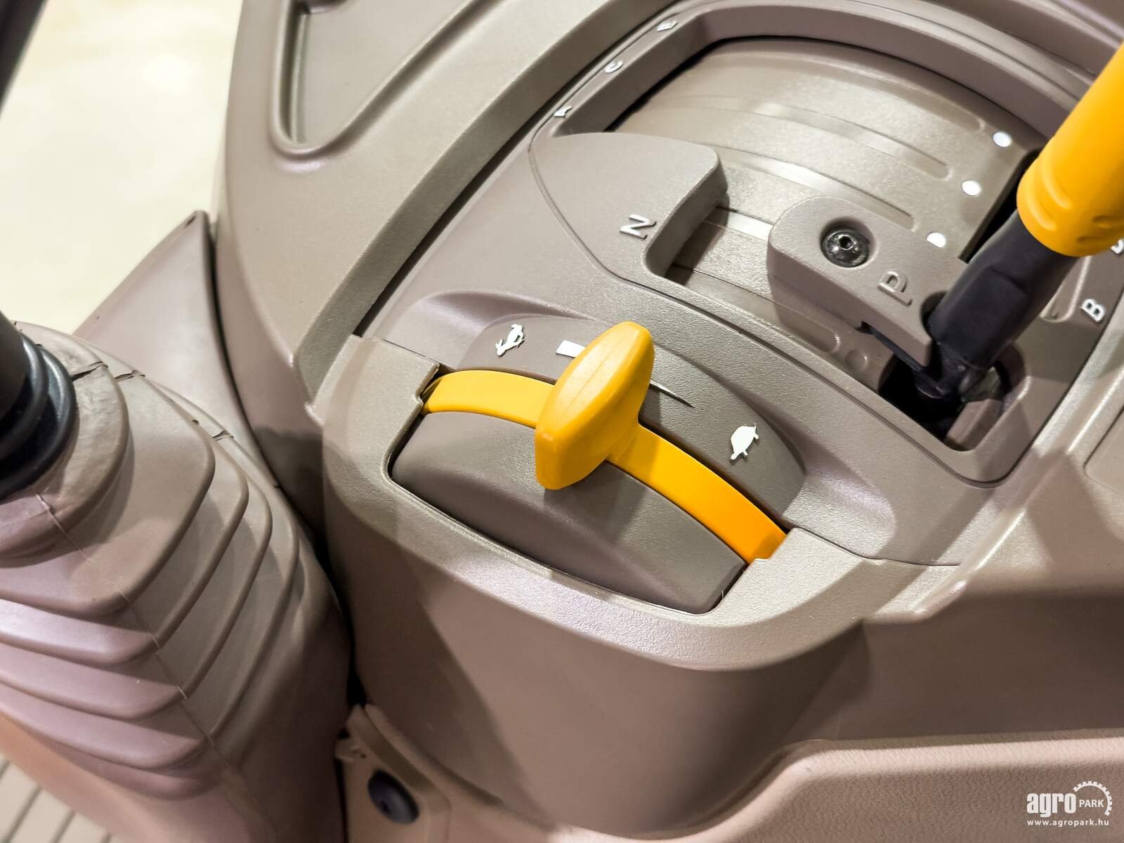 Traktor tip John Deere 6120M, Gebrauchtmaschine in Csengele (Poză 14)