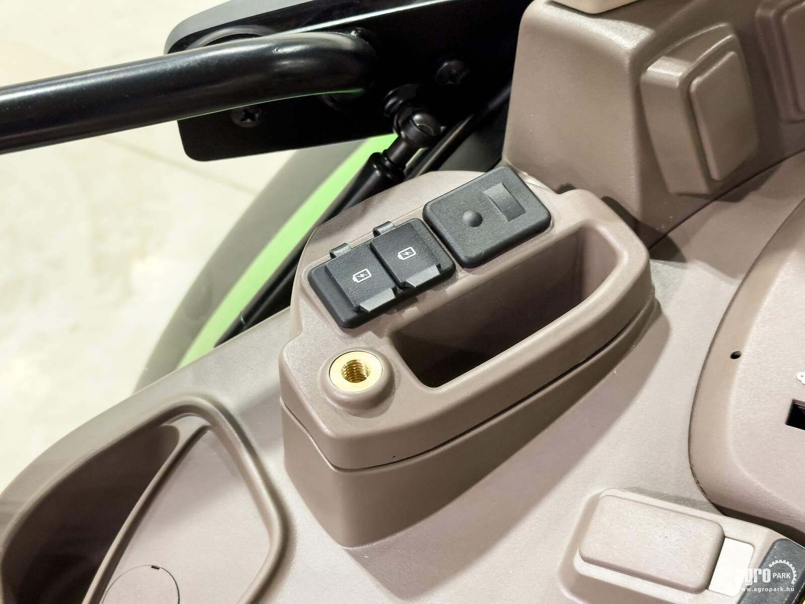 Traktor tip John Deere 6120M, Gebrauchtmaschine in Csengele (Poză 18)