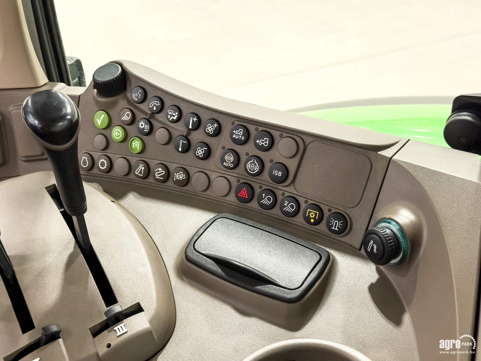 Traktor tip John Deere 6120M, Gebrauchtmaschine in Csengele (Poză 19)
