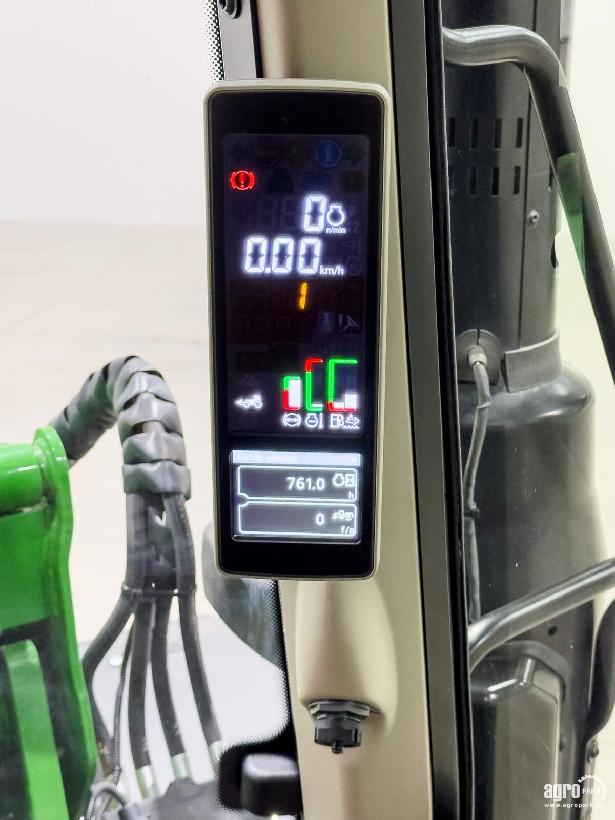 Traktor tip John Deere 6120M, Gebrauchtmaschine in Csengele (Poză 21)