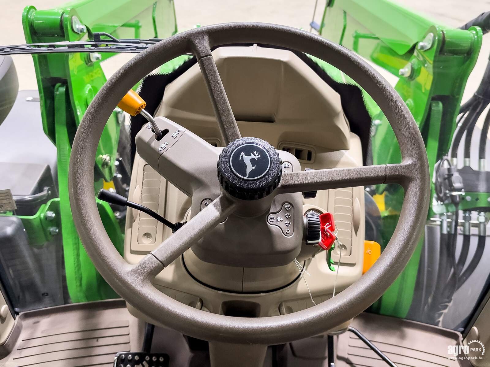 Traktor tip John Deere 6120M, Gebrauchtmaschine in Csengele (Poză 25)