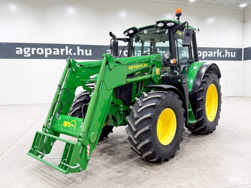 Traktor от тип John Deere 6120M, Gebrauchtmaschine в Csengele