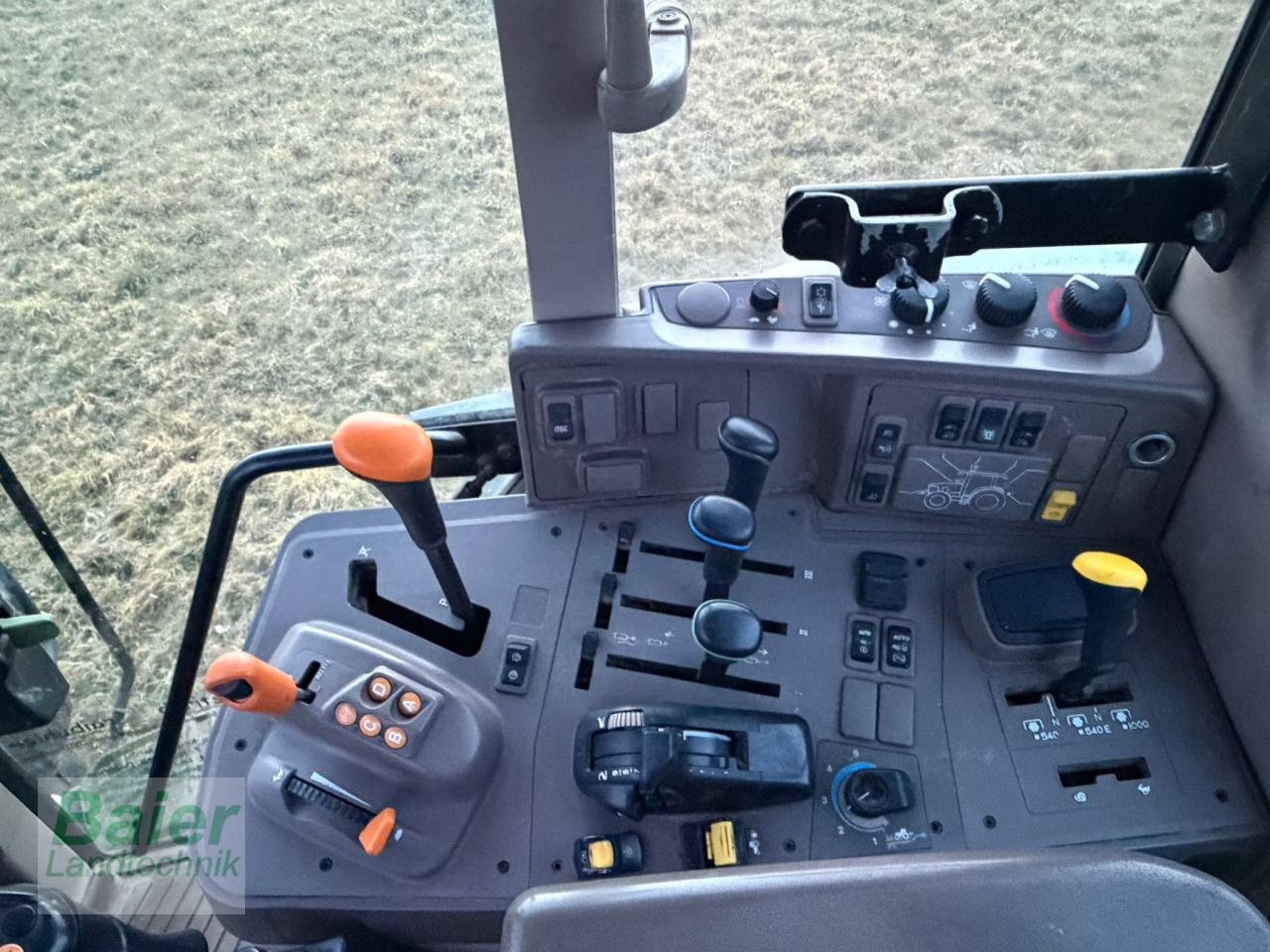 Traktor del tipo John Deere 6120M, Gebrauchtmaschine en OBERNDORF-HOCHMOESSINGEN (Imagen 7)