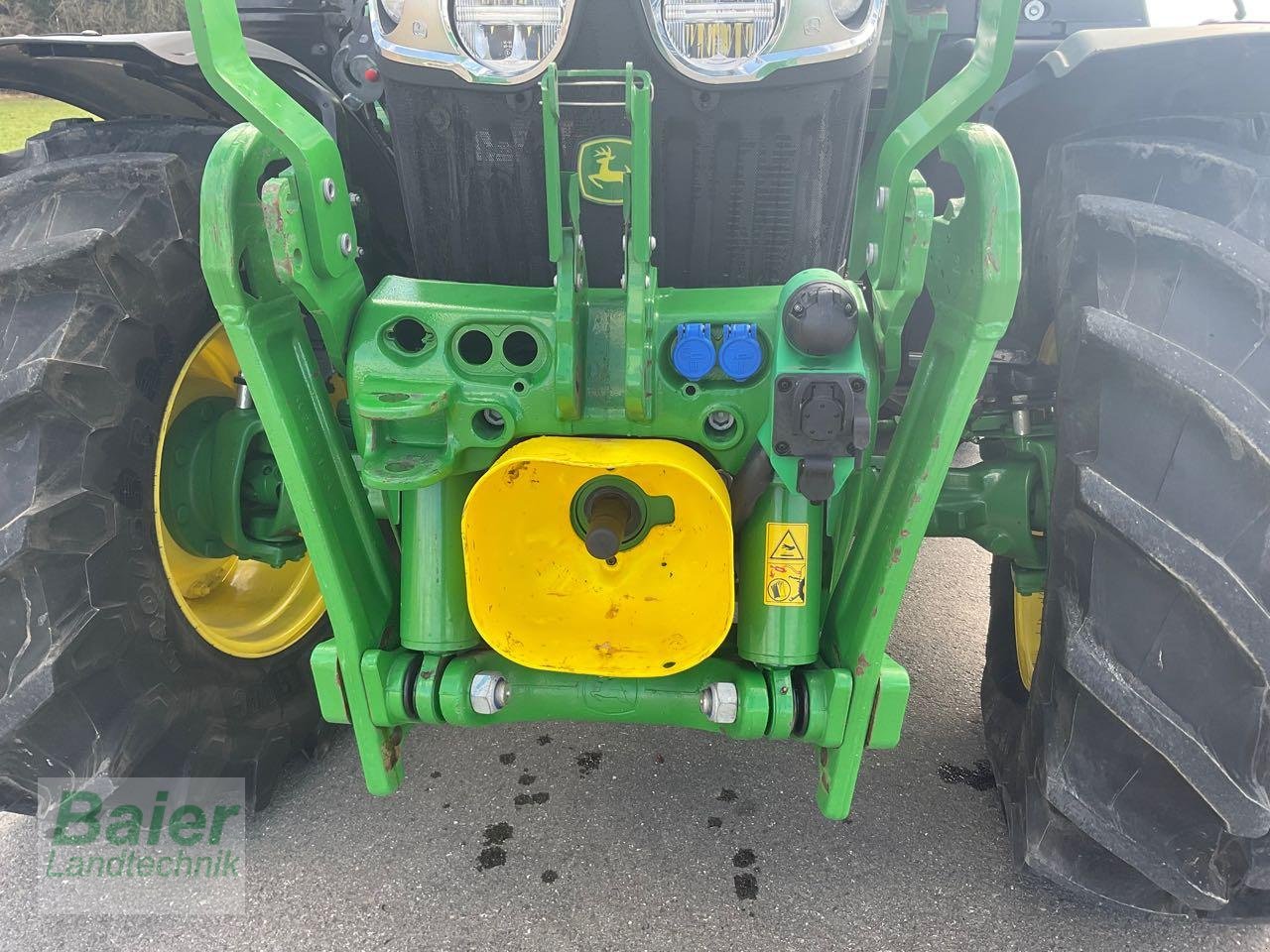 Traktor Türe ait John Deere 6120M, Gebrauchtmaschine içinde OBERNDORF-HOCHMOESSINGEN (resim 4)