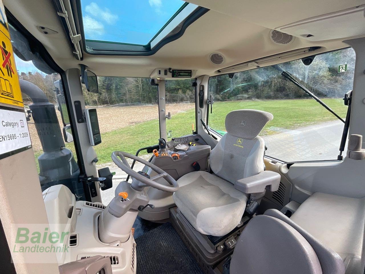 Traktor Türe ait John Deere 6120M, Gebrauchtmaschine içinde OBERNDORF-HOCHMOESSINGEN (resim 5)