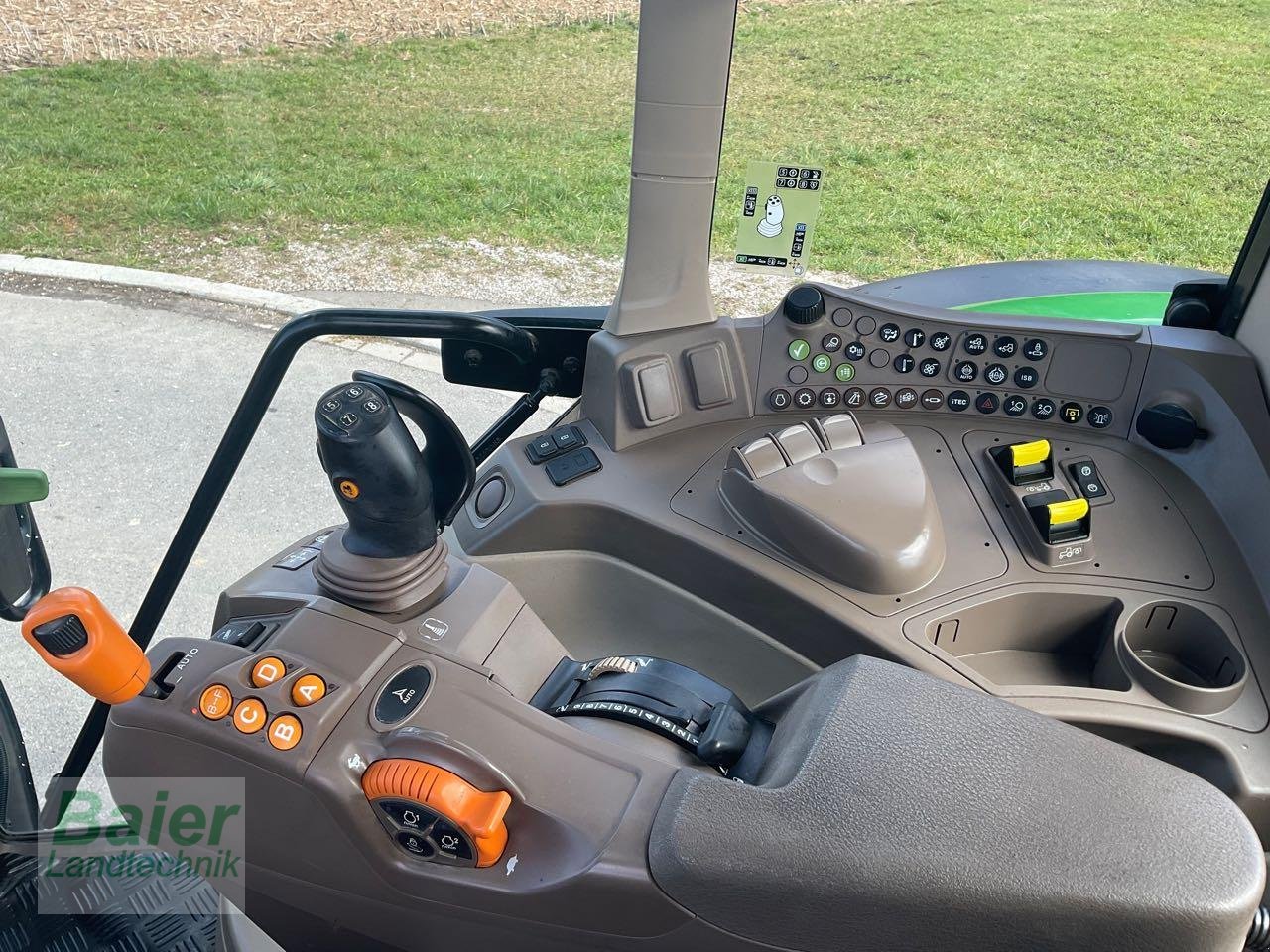 Traktor Türe ait John Deere 6120M, Gebrauchtmaschine içinde OBERNDORF-HOCHMOESSINGEN (resim 6)