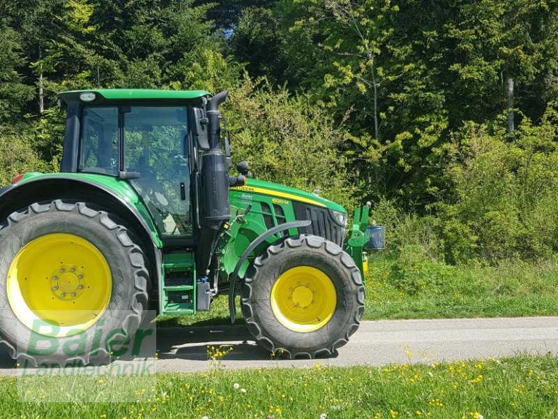 Traktor типа John Deere 6120M, Gebrauchtmaschine в OBERNDORF-HOCHMOESSINGEN (Фотография 1)