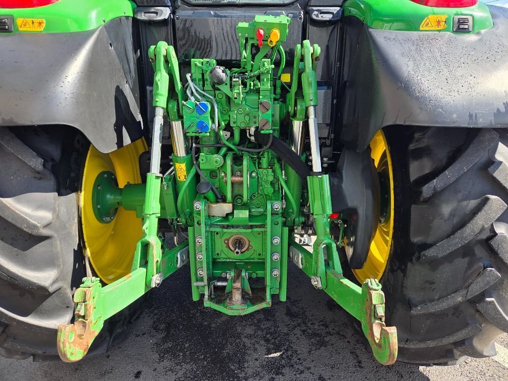 Traktor del tipo John Deere 6120M, Gebrauchtmaschine en BRECEY (Imagen 11)