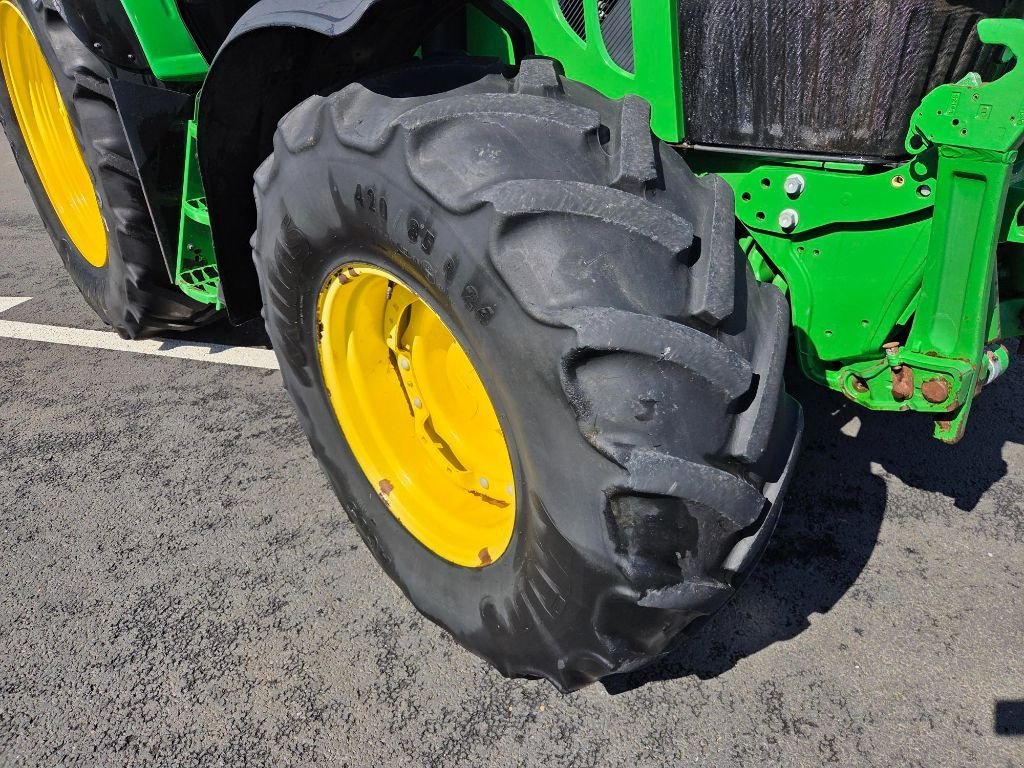 Traktor del tipo John Deere 6120M, Gebrauchtmaschine en BRECEY (Imagen 4)