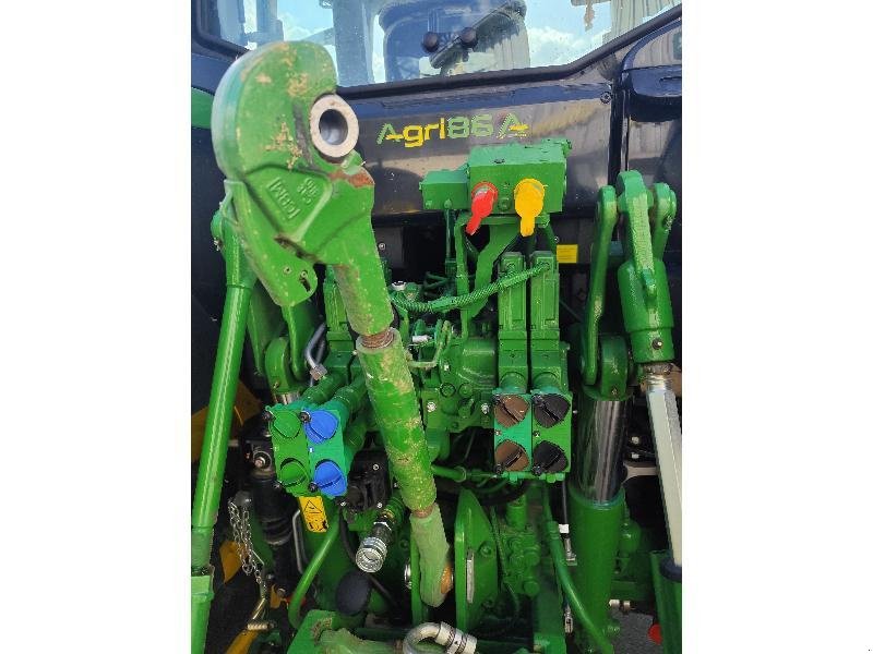 Traktor des Typs John Deere 6120M, Gebrauchtmaschine in SAINT GENEST D'AMBIERE (Bild 9)