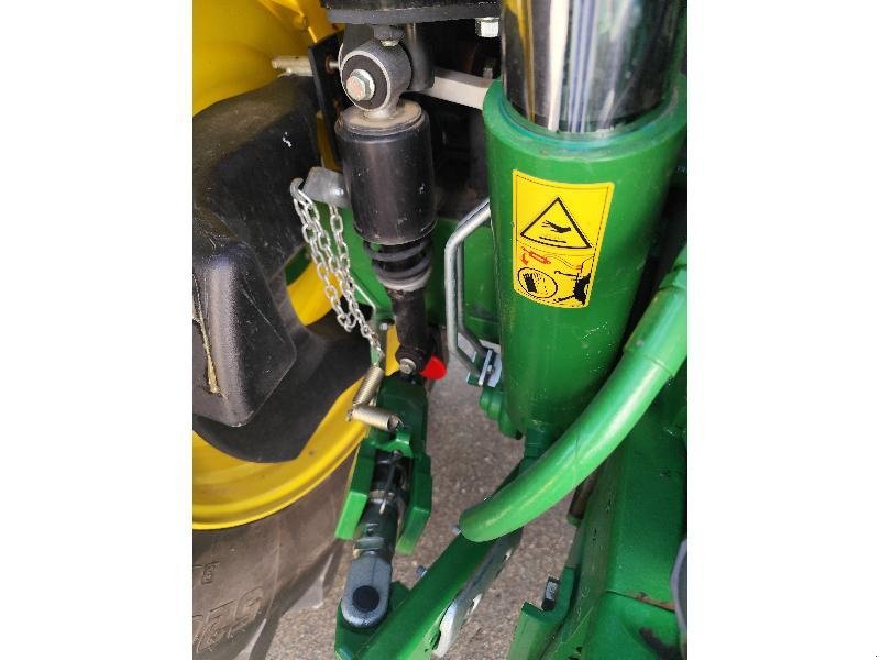 Traktor des Typs John Deere 6120M, Gebrauchtmaschine in SAINT GENEST D'AMBIERE (Bild 8)