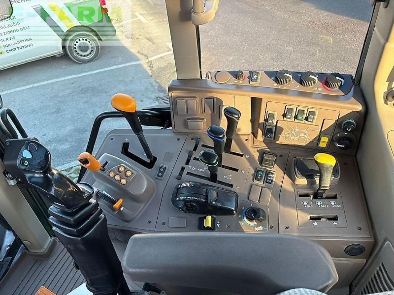 Traktor del tipo John Deere 6120m, Gebrauchtmaschine en GROBELNO (Imagen 15)