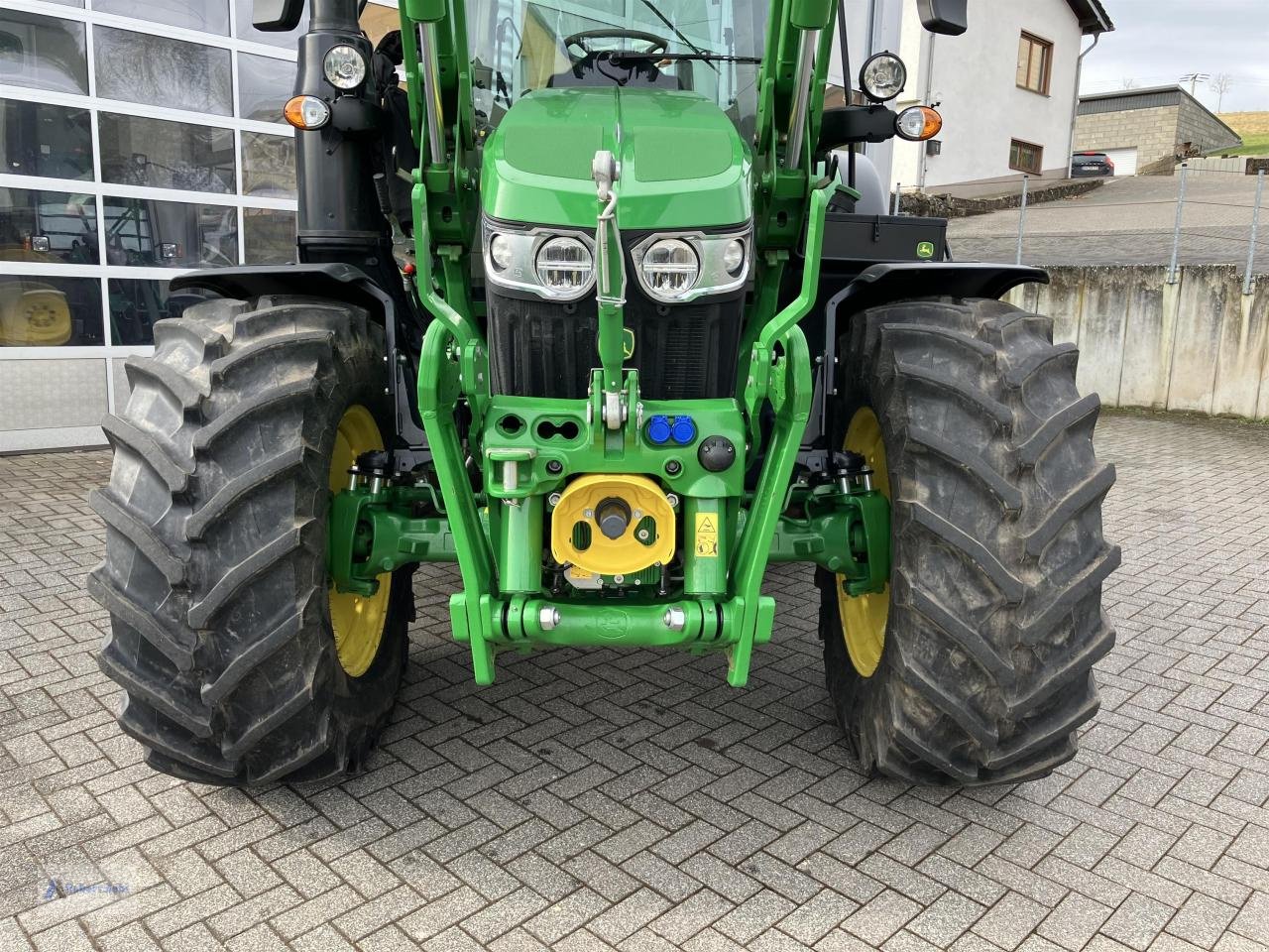 Traktor van het type John Deere 6120M, Gebrauchtmaschine in Hillesheim (Foto 3)