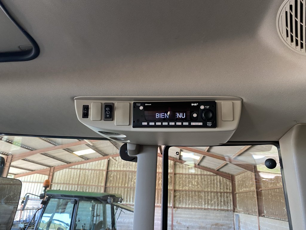 Traktor типа John Deere 6120M, Gebrauchtmaschine в GUERET (Фотография 8)