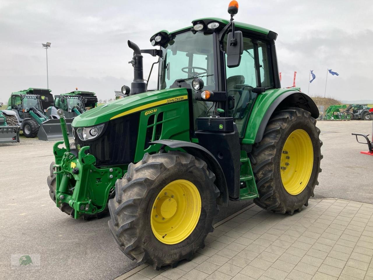 Traktor des Typs John Deere 6120M, Gebrauchtmaschine in Hofheim (Bild 3)