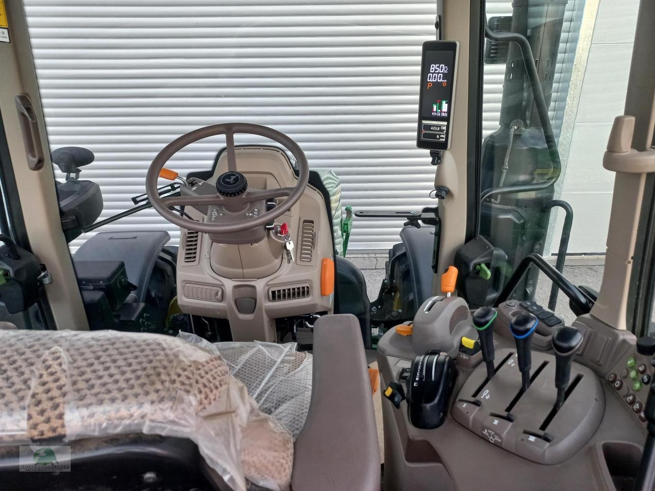 Traktor des Typs John Deere 6120M, Neumaschine in Hofheim (Bild 11)