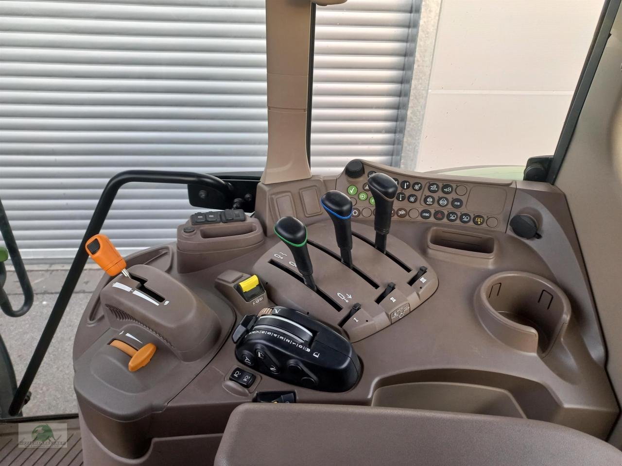 Traktor des Typs John Deere 6120M, Neumaschine in Hofheim (Bild 12)