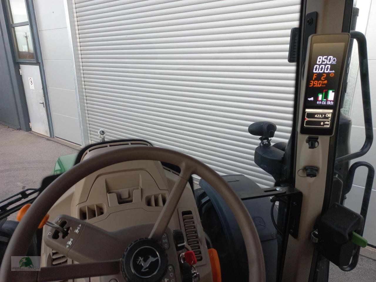 Traktor des Typs John Deere 6120M, Neumaschine in Hofheim (Bild 13)