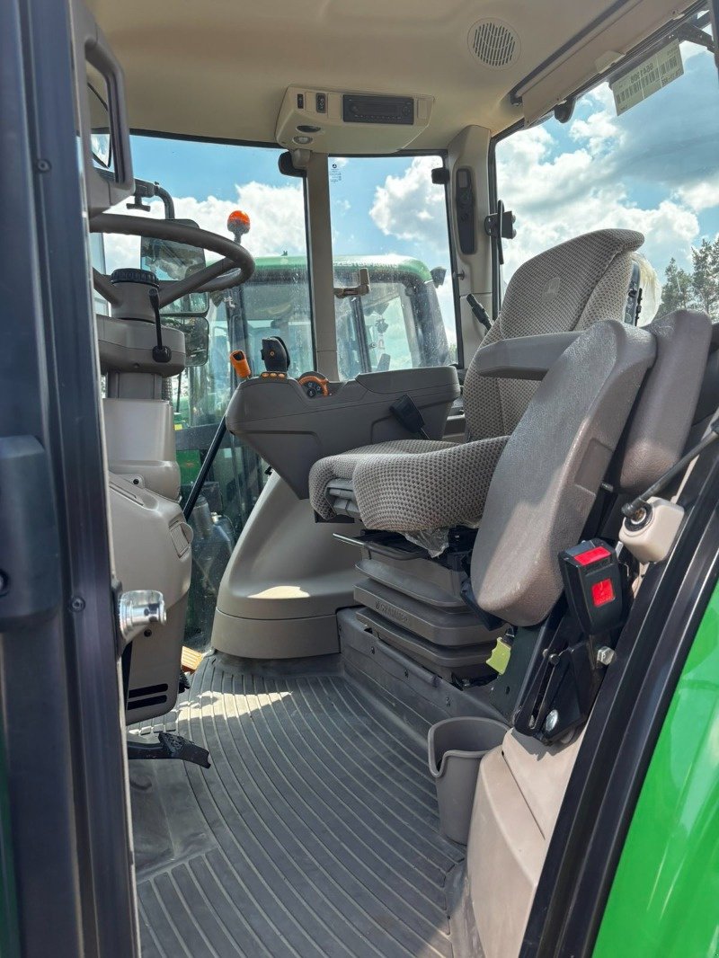 Traktor типа John Deere 6120M, Gebrauchtmaschine в Mrągowo (Фотография 18)