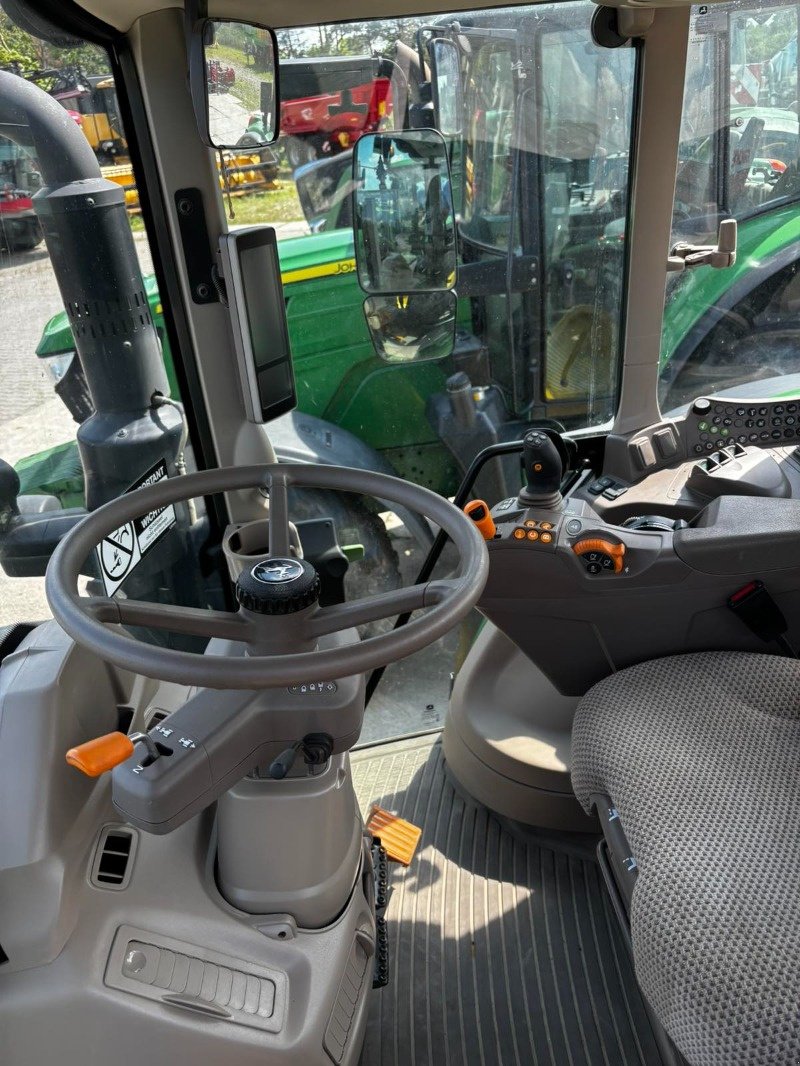 Traktor типа John Deere 6120M, Gebrauchtmaschine в Mrągowo (Фотография 21)