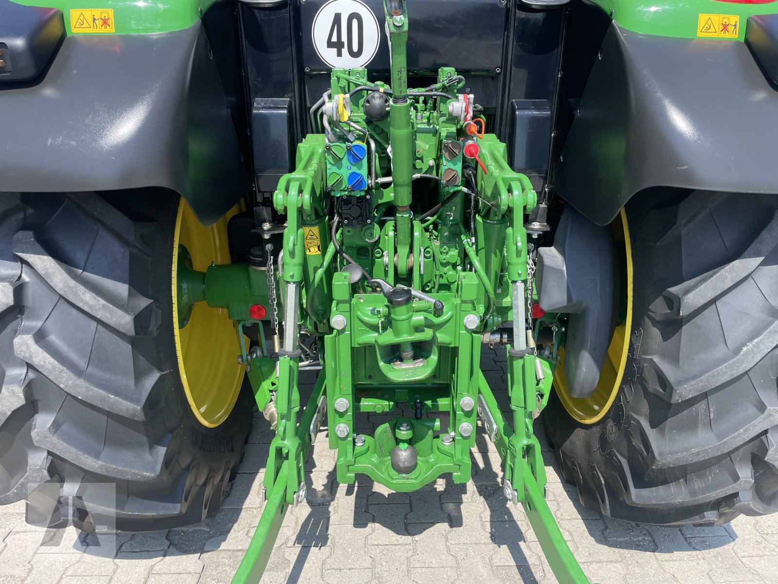 Traktor типа John Deere 6120M, Gebrauchtmaschine в Eggenfelden (Фотография 11)