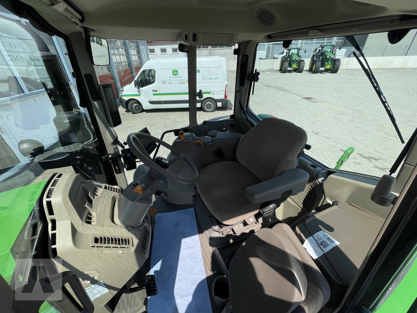 Traktor типа John Deere 6120M, Gebrauchtmaschine в Eggenfelden (Фотография 18)