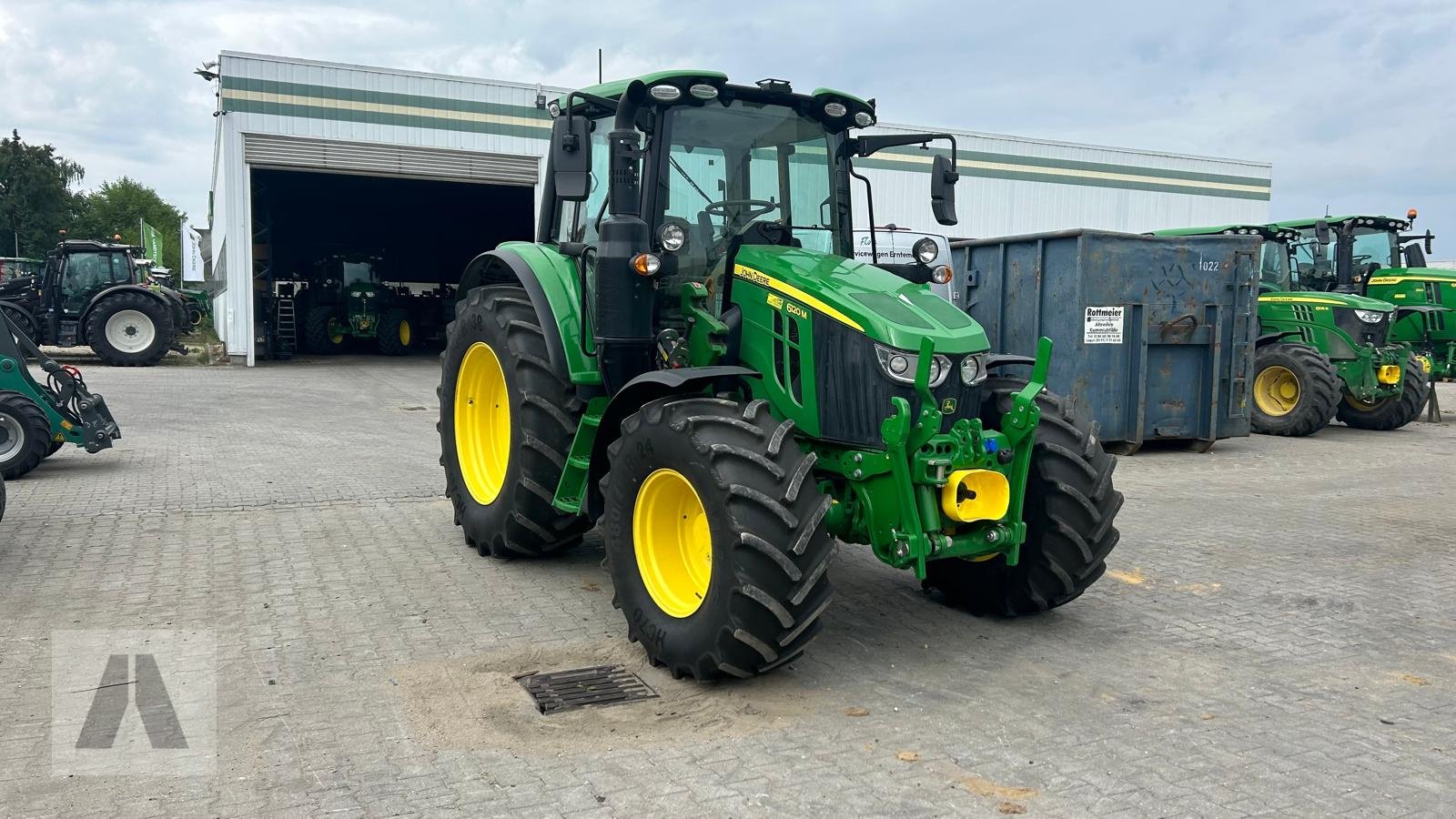 Traktor типа John Deere 6120M, Gebrauchtmaschine в Regensburg (Фотография 2)