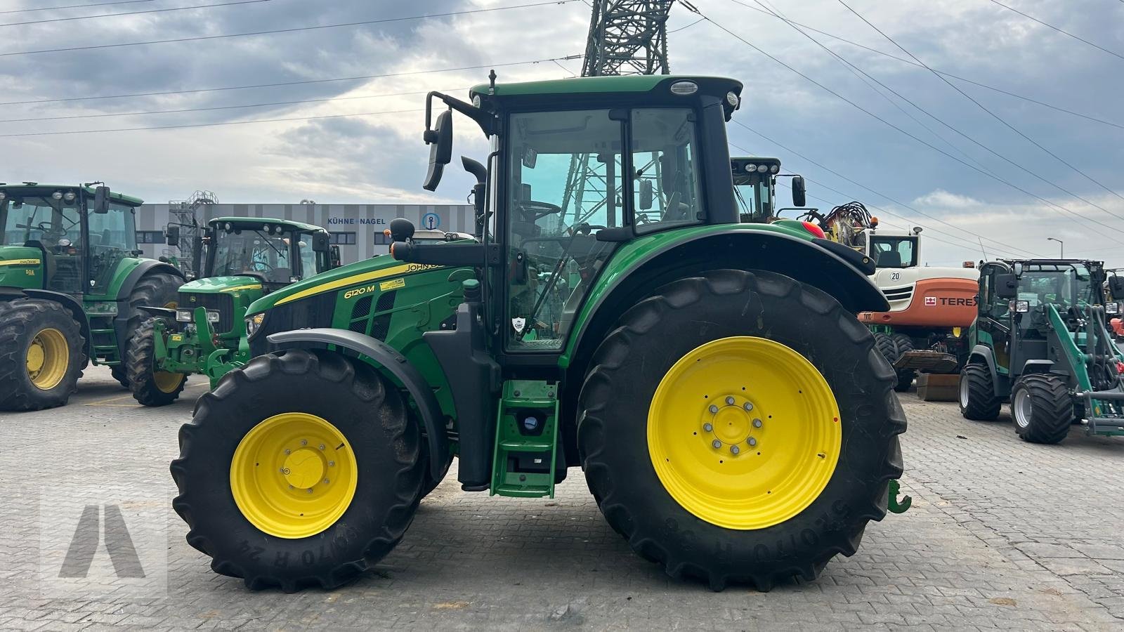 Traktor типа John Deere 6120M, Gebrauchtmaschine в Regensburg (Фотография 3)