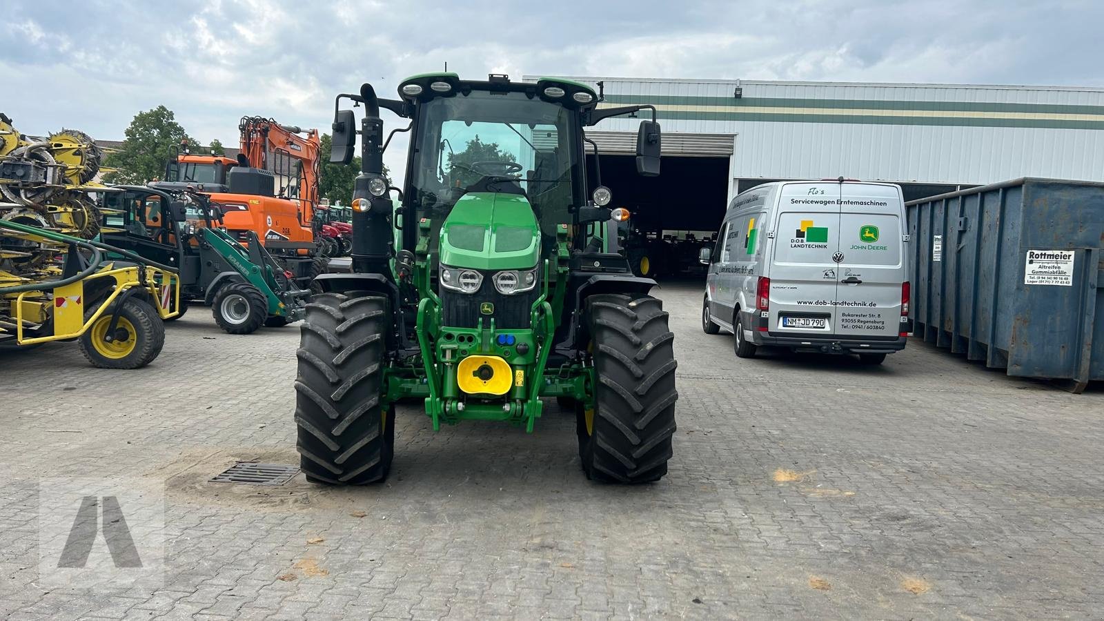 Traktor типа John Deere 6120M, Gebrauchtmaschine в Regensburg (Фотография 4)