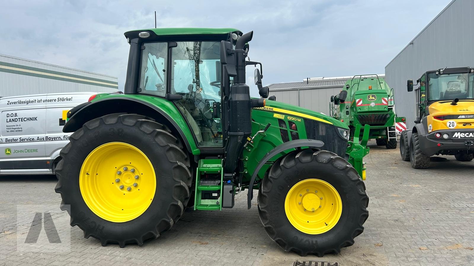 Traktor типа John Deere 6120M, Gebrauchtmaschine в Regensburg (Фотография 5)