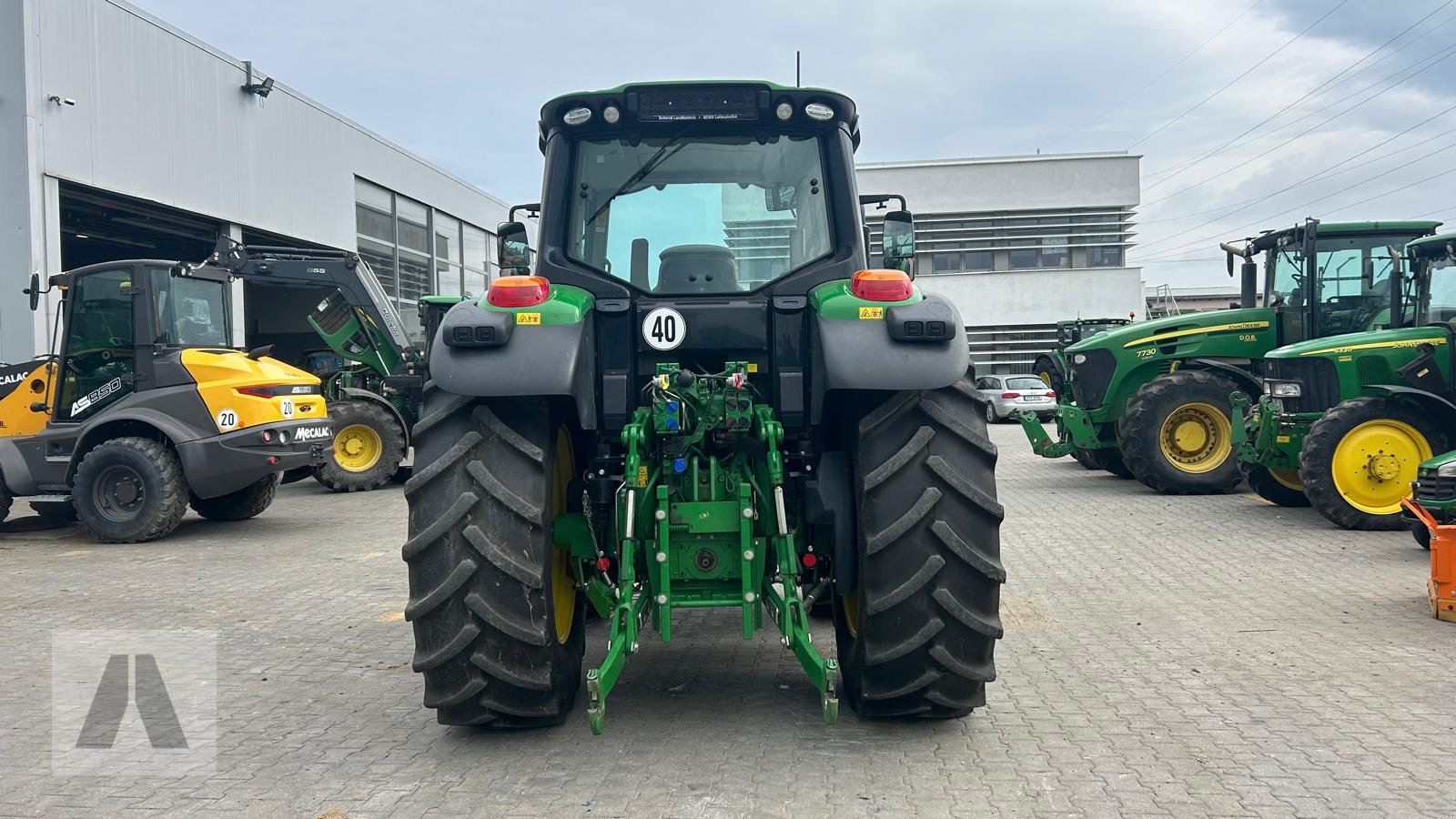 Traktor типа John Deere 6120M, Gebrauchtmaschine в Regensburg (Фотография 8)