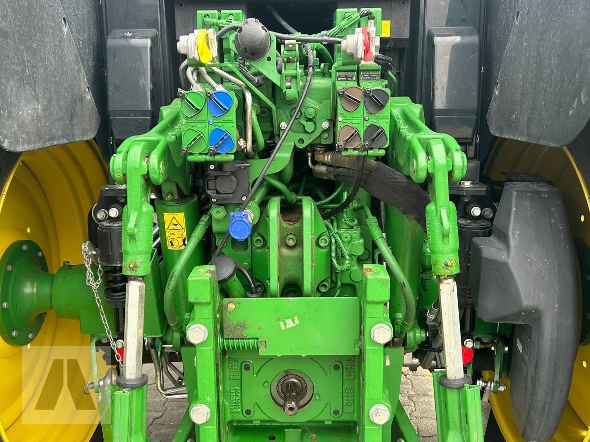 Traktor типа John Deere 6120M, Gebrauchtmaschine в Regensburg (Фотография 10)