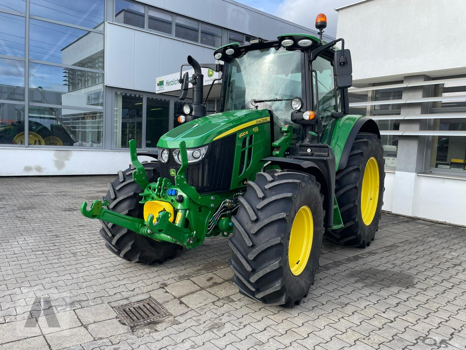 Traktor typu John Deere 6120M, Gebrauchtmaschine v Regensburg (Obrázek 1)