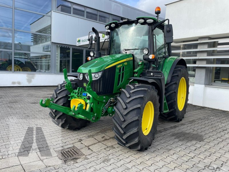 Traktor typu John Deere 6120M, Gebrauchtmaschine v Regensburg