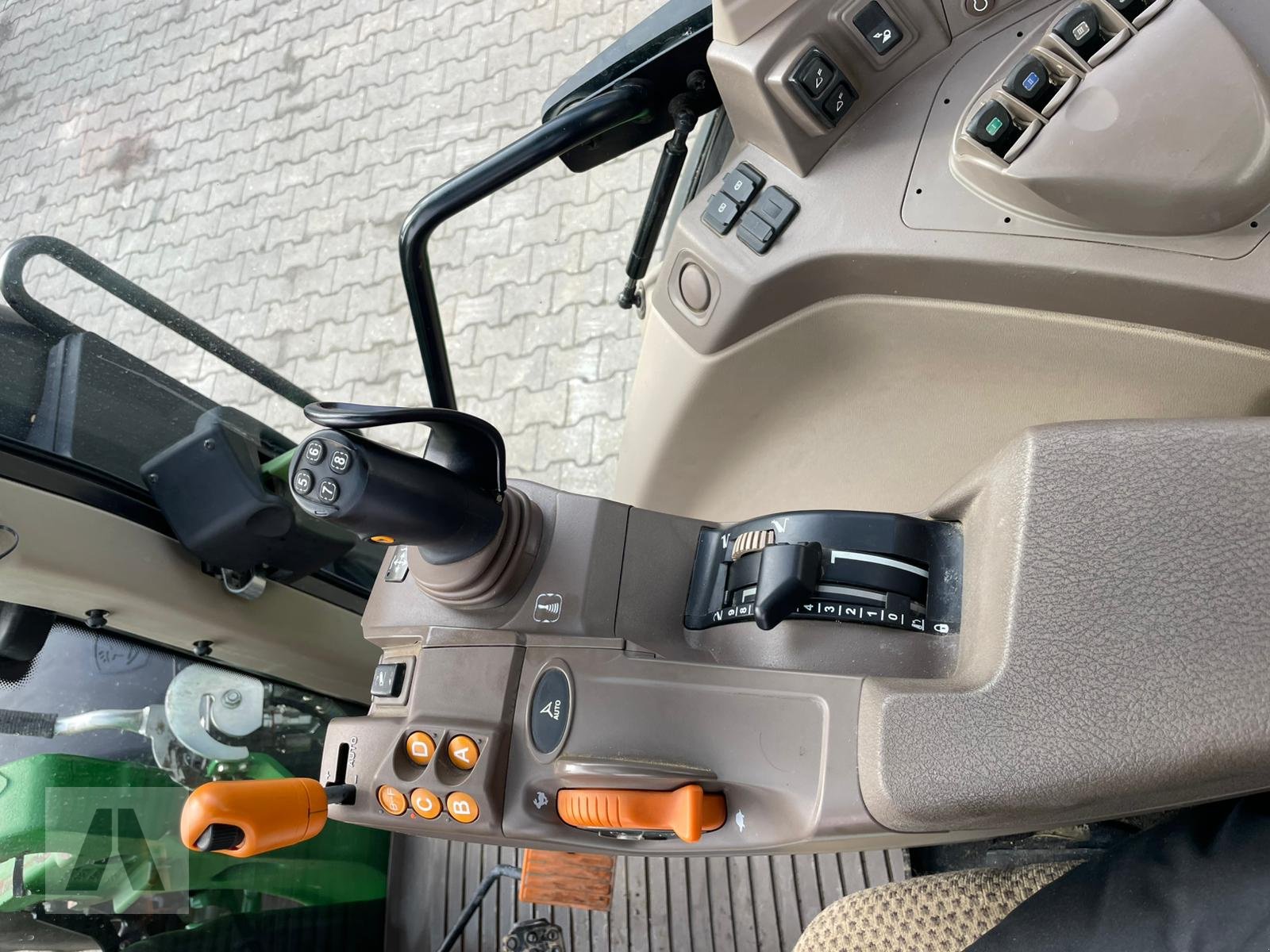 Traktor typu John Deere 6120M, Gebrauchtmaschine v Regensburg (Obrázek 18)