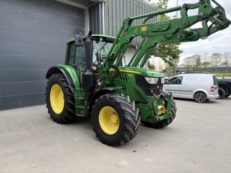 Traktor типа John Deere 6120M, Gebrauchtmaschine в St. - Jacobiparochie (Фотография 3)