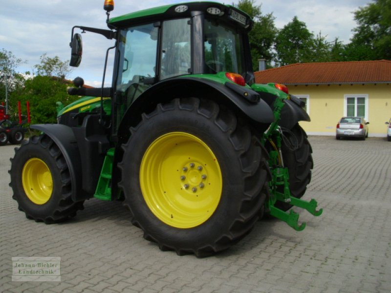 Traktor van het type John Deere 6120M, Gebrauchtmaschine in Unterneukirchen (Foto 4)