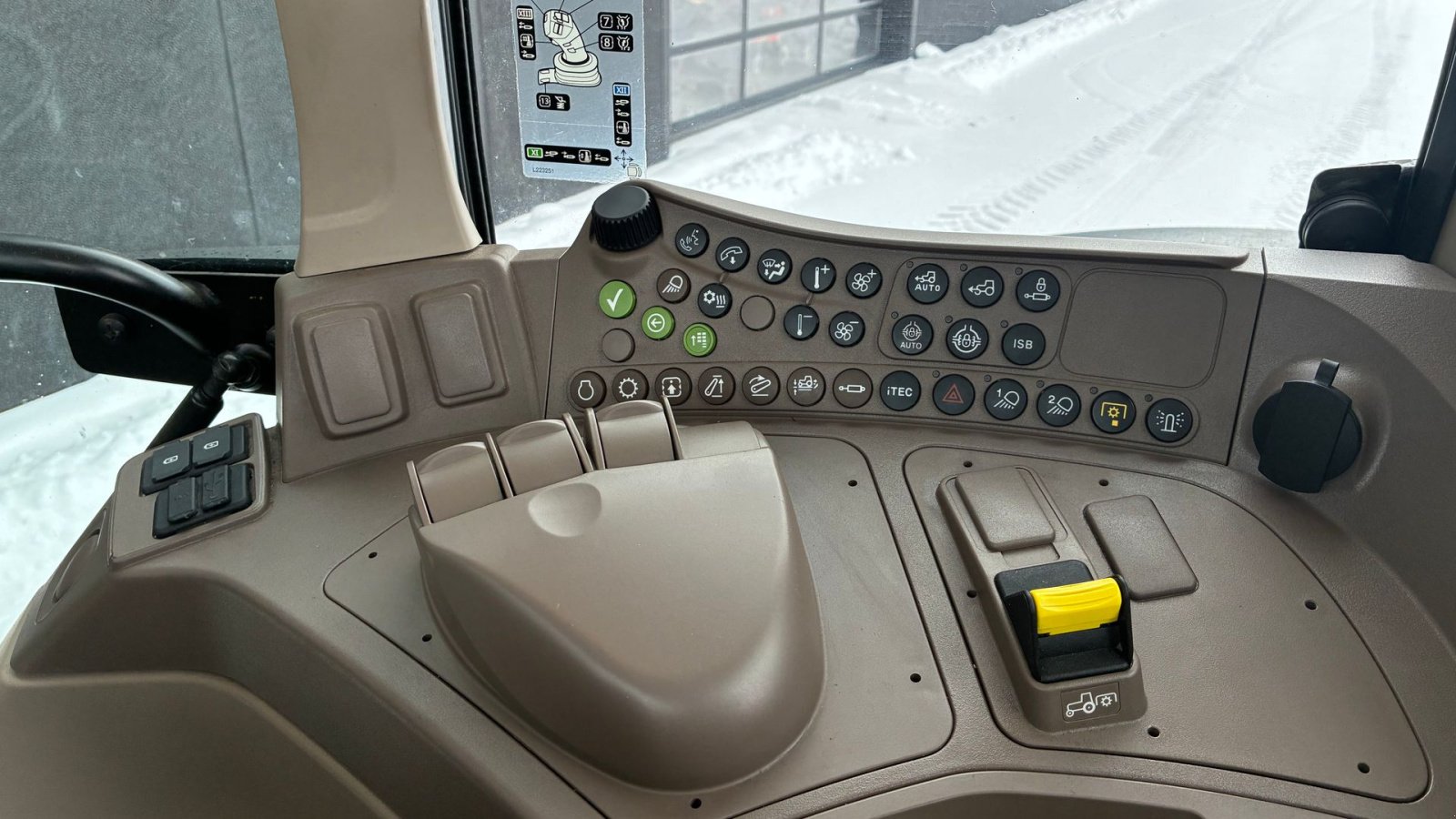 Traktor of the type John Deere 6120M, Gebrauchtmaschine in Hedensted (Picture 15)