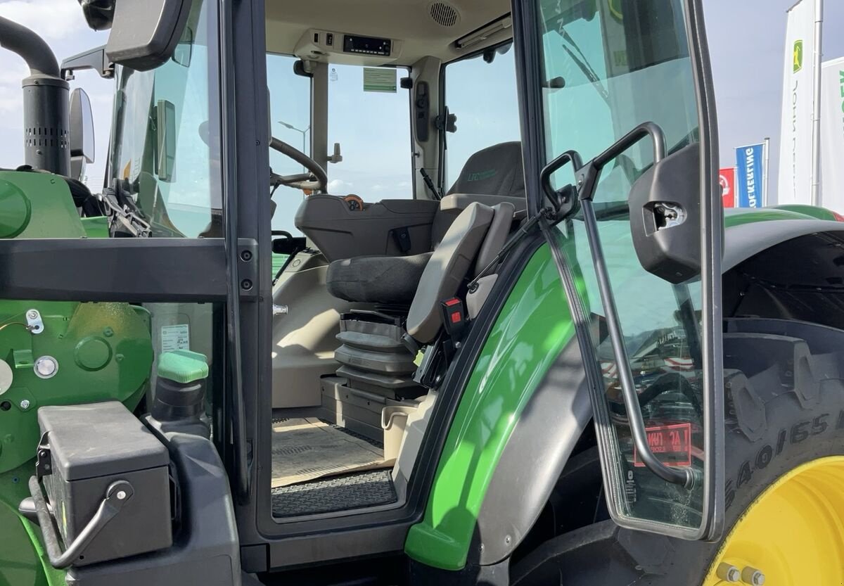 Traktor typu John Deere 6120M, Vorführmaschine v Zwettl (Obrázok 5)