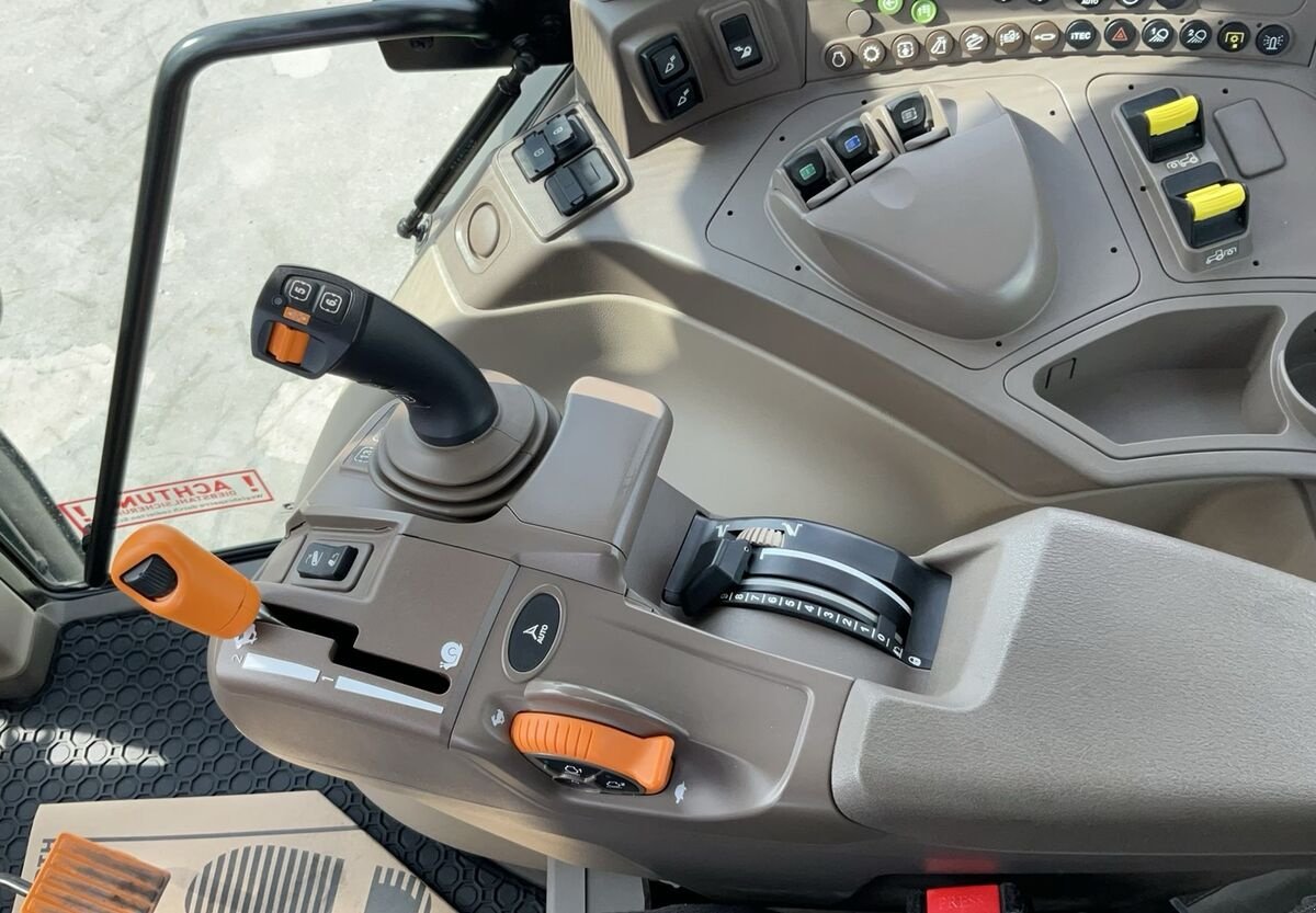 Traktor typu John Deere 6120M, Vorführmaschine v Zwettl (Obrázok 26)